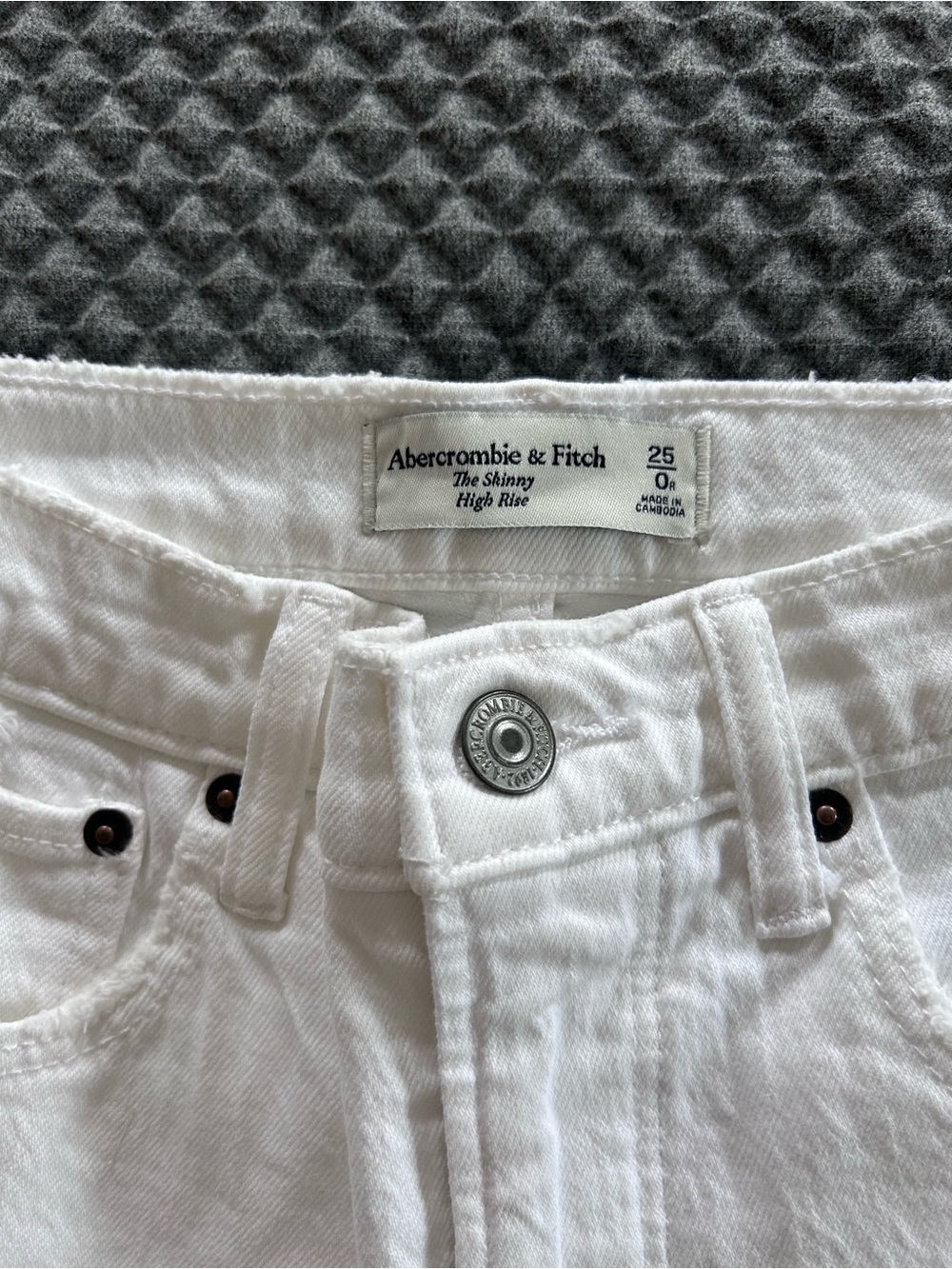 Abercrombie & Fitch White High-Rise Skinny Jeans